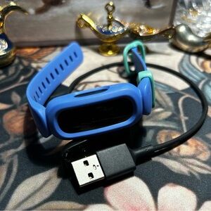 Fitbit Kids Tracker (Ace Series) + Charger – Blue
